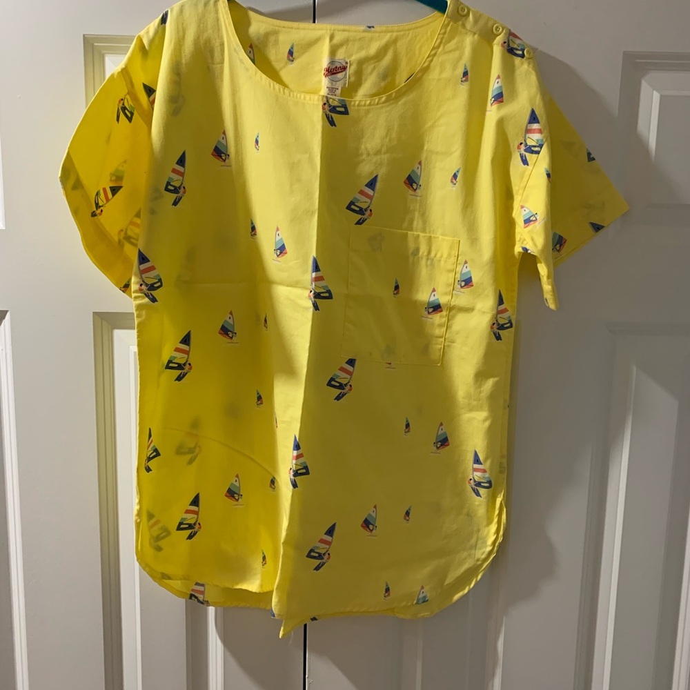 Vintage Merona Yellow Short Sleeve Top with Windsurfer print-size M